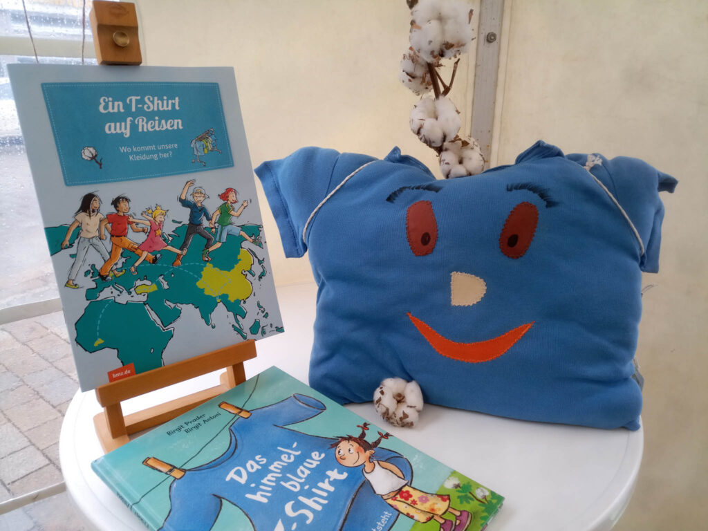 Kissen und Buch